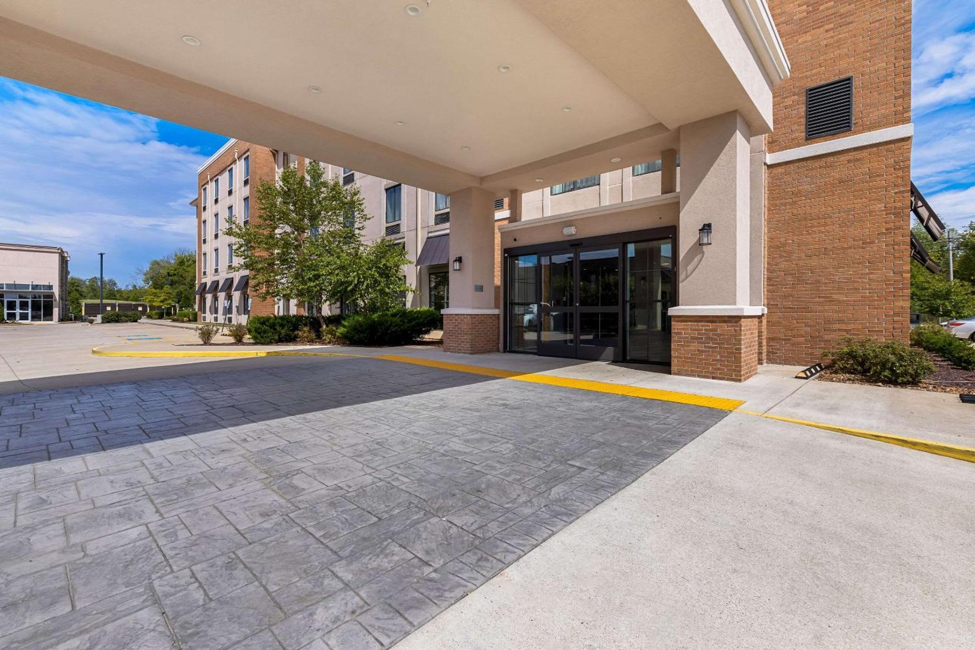 Comfort Suites Columbia Exterior photo
